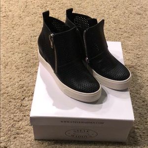 Steve Madden the wedgie sneaker